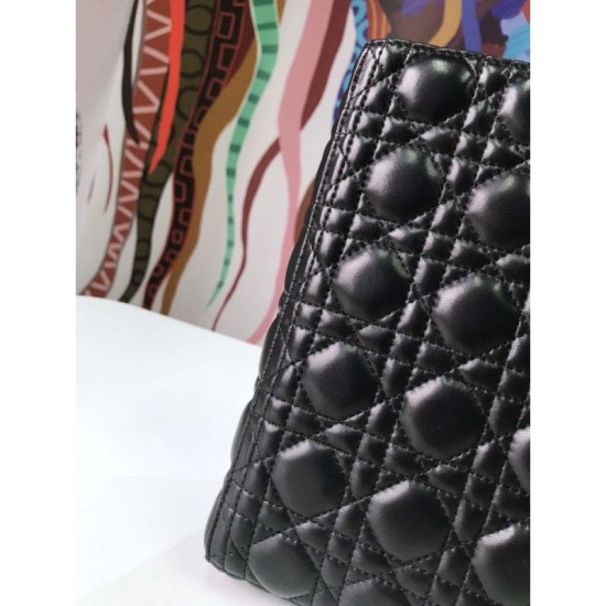 Replica Borse tote grande Christian Dior Supple Lady Dior M0584 oro nero Outlet Borse Replica tote grande Christian Dior Supple Lady Dior M0584 oro nero imitazioni perfette
