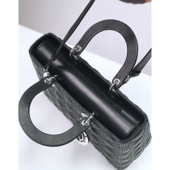 Replica Imitazione Borse Christian Dior grande Lady Dior Supple Tote M0584 nero argento Outlet Imitazione Borse Christian Dior grande Lady Dior Supple Tote M0584 nero argento imitazioni perfette