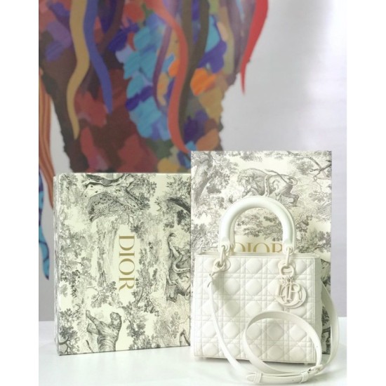 Replica Borsa Christian Dior Lady Dior Ultra-Matte White Outlet Borsa Christian Dior Lady Dior Ultra-Matte White imitazioni perfette