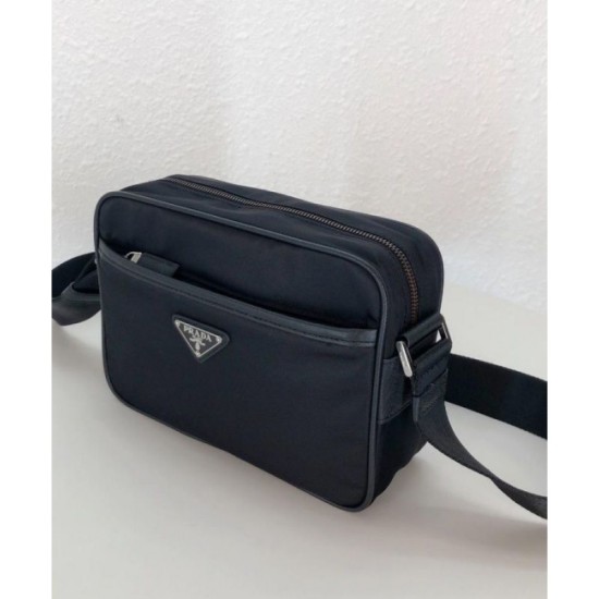 Replica Borsa a tracolla Prada in nylon 2VH048 nera Outlet Borsa a tracolla Prada in nylon 2VH048 nera imitazioni perfette