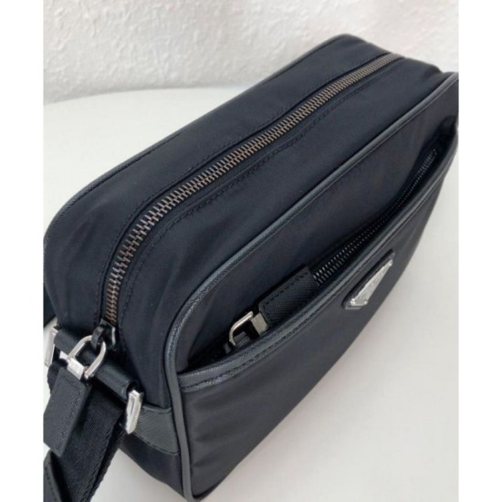 Replica Borsa a tracolla Prada in nylon 2VH048 nera Outlet Borsa a tracolla Prada in nylon 2VH048 nera imitazioni perfette