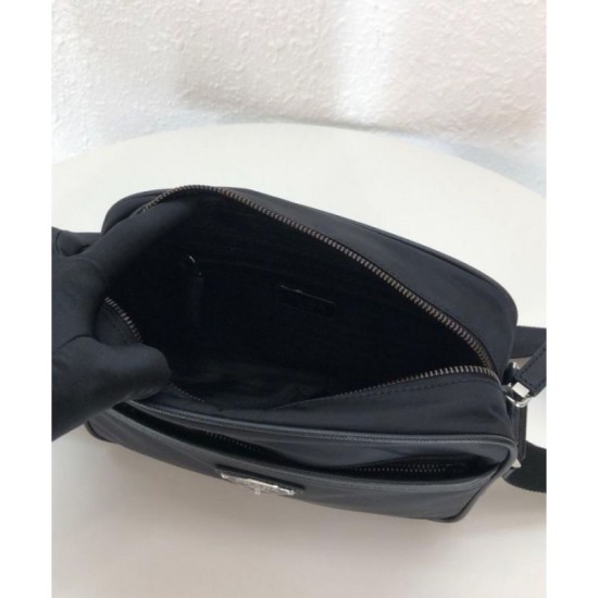 Replica Borsa a tracolla Prada in nylon 2VH048 nera Outlet Borsa a tracolla Prada in nylon 2VH048 nera imitazioni perfette