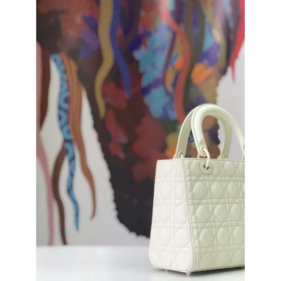 Replica Borsa Christian Dior Lady Dior Ultra-Matte White Outlet Borsa Christian Dior Lady Dior Ultra-Matte White imitazioni perfette