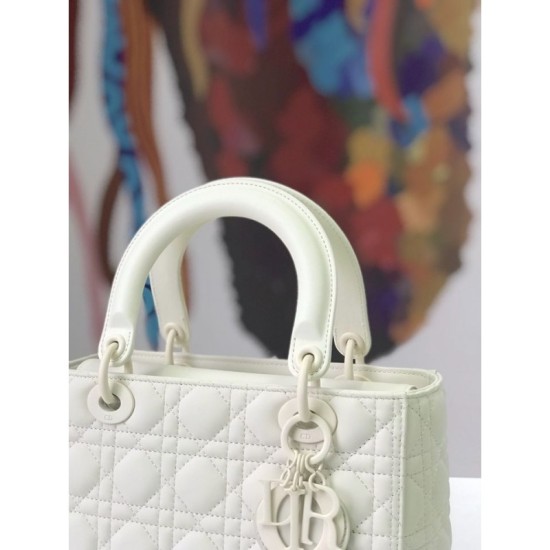 Replica Borsa Christian Dior Lady Dior Ultra-Matte White Outlet Borsa Christian Dior Lady Dior Ultra-Matte White imitazioni perfette