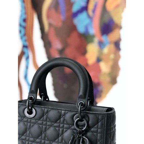Replica Borse Christian Dior Lady Dior Ultra-Matte Nero Outlet Borse Replica Christian Dior Lady Dior Ultra-Matte Nero imitazioni perfette
