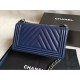 Riproduzione Fedele Boy Classic Chevron Flap Borse A67086 Blu imitazioni Replica Alta Qualità Boy Classic Chevron Flap Borse A67086 Blu
