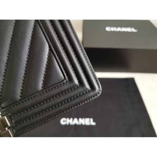 Riproduzione Fedele Boy Classica Chevron Flap Borse A67086 Nero imitazioni Replica Alta Qualità Boy Classica Chevron Flap Borse A67086 Nero