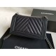 Riproduzione Fedele Boy Classica Chevron Flap Borse A67086 Nero imitazioni Replica Alta Qualità Boy Classica Chevron Flap Borse A67086 Nero