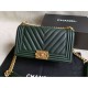 Riproduzione Fedele Boy Classica Chevron Flap Borse A67086 Verde imitazioni Replica Alta Qualità Boy Classica Chevron Flap Borse A67086 Verde
