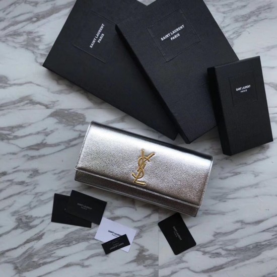 Replica Saint Laurent Classic Metallic Monogramme frizione Argento Outlet Saint Laurent Classic Metallic Monogramme frizione Argento imitazioni perfette