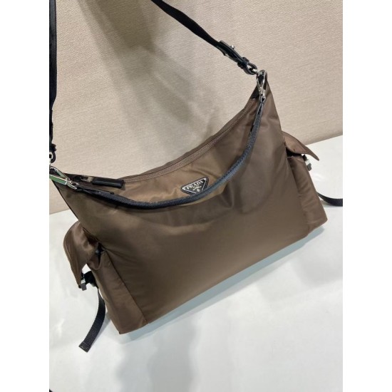 Replica Borsa a tracolla Prada Explore Re-Nylon 2VH204 Uomo marrone Replica Borsa a tracolla Prada Explore Re-Nylon 2VH204 Uomo marrone