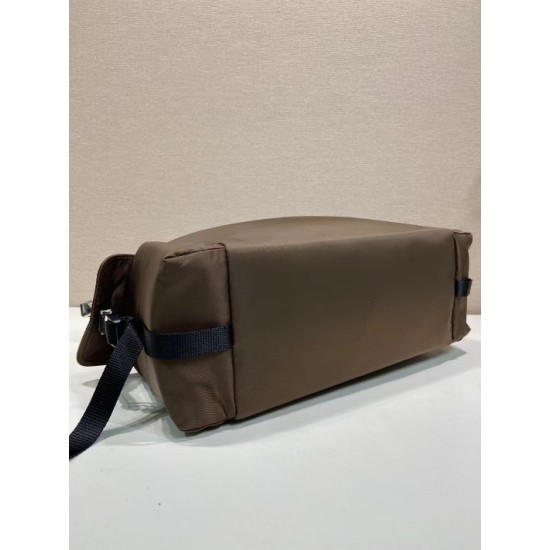 Replica Borsa a tracolla Prada Explore Re-Nylon 2VH204 Uomo marrone Replica Borsa a tracolla Prada Explore Re-Nylon 2VH204 Uomo marrone