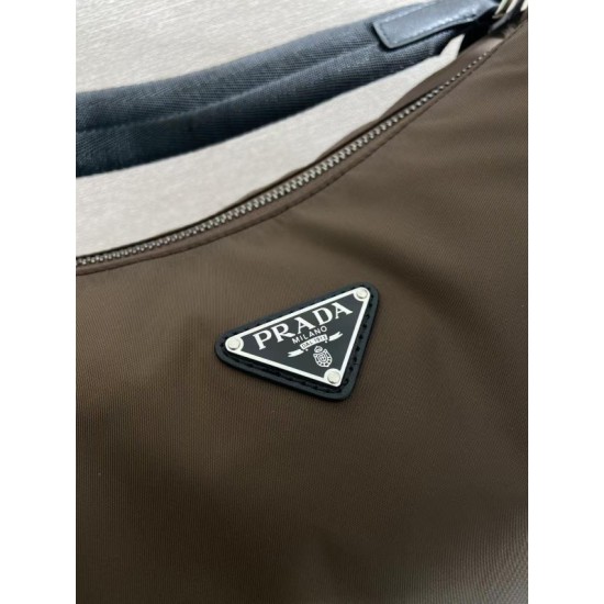 Replica Borsa a tracolla Prada Explore Re-Nylon 2VH204 Uomo marrone Replica Borsa a tracolla Prada Explore Re-Nylon 2VH204 Uomo marrone
