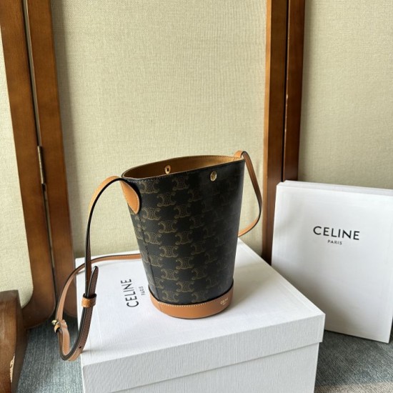 Replica Perfetta Borse Celine Little Bucket tela Triomphe Marrone Replica Perfetta Borse Celine Little Bucket tela Triomphe Marrone