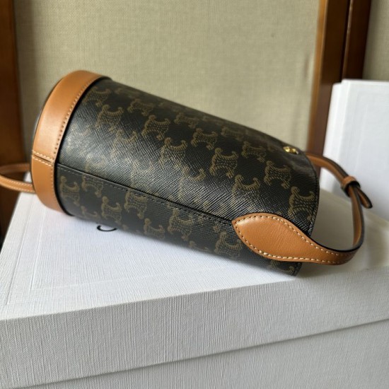 Replica Perfetta Borse Celine Little Bucket tela Triomphe Marrone Replica Perfetta Borse Celine Little Bucket tela Triomphe Marrone