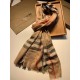 Dupe replica Dettagli perfetti Scialle Burberry Aquatic Cashmere Small Check 75 x 220 Marrone imitazioni perfette Replica Dettagli perfetti Scialle Burberry Aquatic Cashmere Small Check 75 x 220 Marrone Griffate