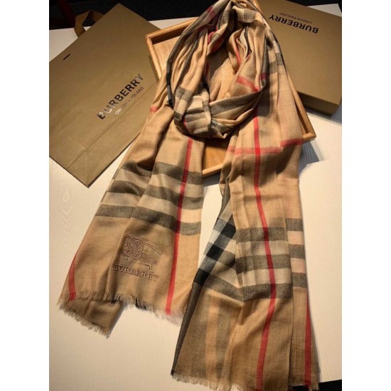 Dupe replica Dettagli perfetti Scialle Burberry Aquatic Cashmere Small Check 75 x 220 Marrone imitazioni perfette Replica Dettagli perfetti Scialle Burberry Aquatic Cashmere Small Check 75 x 220 Marrone Griffate