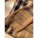 Dupe replica Dettagli perfetti Scialle Burberry Aquatic Cashmere Small Check 75 x 220 Marrone imitazioni perfette Replica Dettagli perfetti Scialle Burberry Aquatic Cashmere Small Check 75 x 220 Marrone Griffate