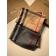 Dupe replica Dettagli perfetti Scialle Burberry Aquatic Cashmere Small Check 75 x 220 Marrone imitazioni perfette Replica Dettagli perfetti Scialle Burberry Aquatic Cashmere Small Check 75 x 220 Marrone Griffate