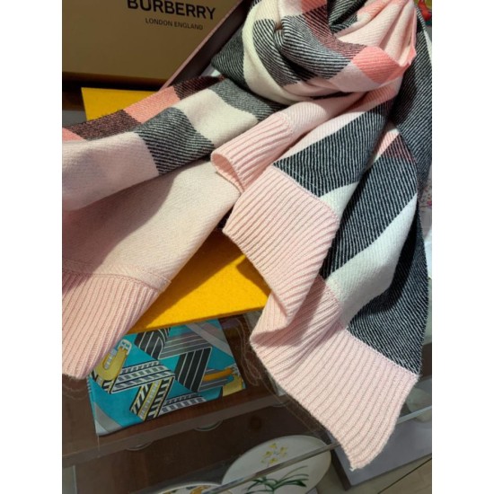 Dupe Pari replica Burberry scialle classico in cashmere con motivo check grande 60 x 180 rosa imitazioni perfette Replica Pari Burberry scialle classico in cashmere con motivo check grande 60 x 180 rosa Griffate