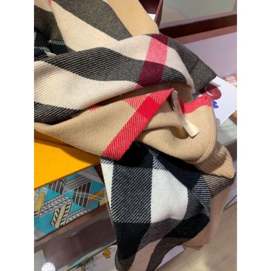 Dupe Pari replica Burberry scialle classico in cashmere con motivo check grande 60 x 180 rosa imitazioni perfette Replica Pari Burberry scialle classico in cashmere con motivo check grande 60 x 180 rosa Griffate