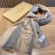 Dupe replica Sciarpa Burberry classica in cashmere con motivo tartan e ricamo cavallo 100 x 200 imitazioni perfette Replica Sciarpa Burberry classica in cashmere con motivo tartan e ricamo cavallo 100 x 200 Griffate