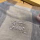 Dupe Alta gamma replica Sciarpa Burberry classica in cashmere con motivo tartan e ricamo cavallo 100 x 200 imitazioni perfette Replica Alta gamma Sciarpa Burberry classica in cashmere con motivo tartan e ricamo cavallo 100 x 200 Griffate
