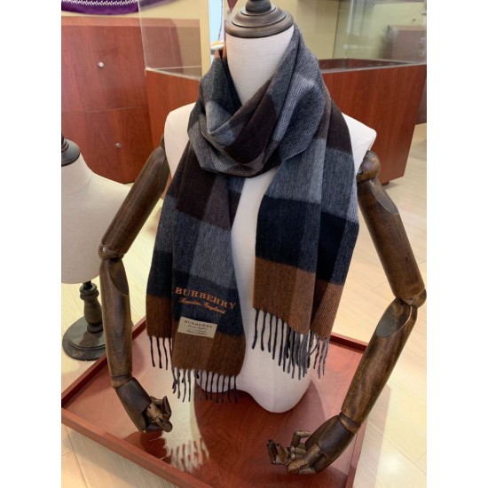 Dupe Sciarpa Burberry Classic Cashmere 30 x 200 imitazioni perfette Replica Sciarpa Burberry Classic Cashmere 30 x 200 Griffate