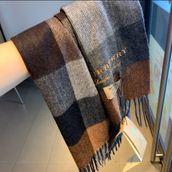 Dupe Sciarpa Burberry Classic Cashmere 30 x 200 imitazioni perfette Replica Sciarpa Burberry Classic Cashmere 30 x 200 Griffate