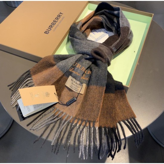 Dupe Sciarpa Burberry Classic Cashmere 30 x 200 imitazioni perfette Replica Sciarpa Burberry Classic Cashmere 30 x 200 Griffate