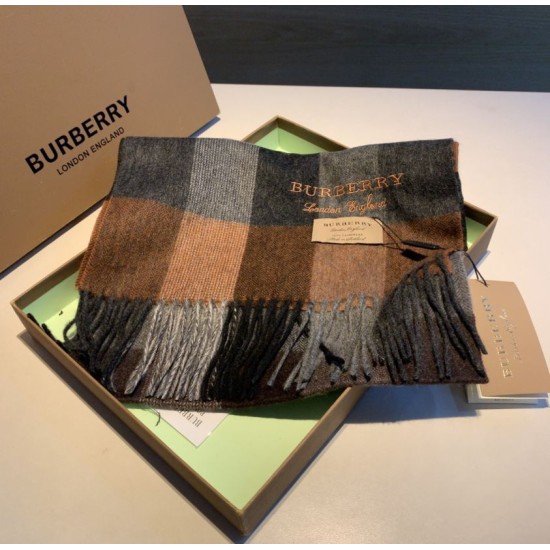 Dupe Sciarpa Burberry Classic Cashmere 30 x 200 imitazioni perfette Replica Sciarpa Burberry Classic Cashmere 30 x 200 Griffate