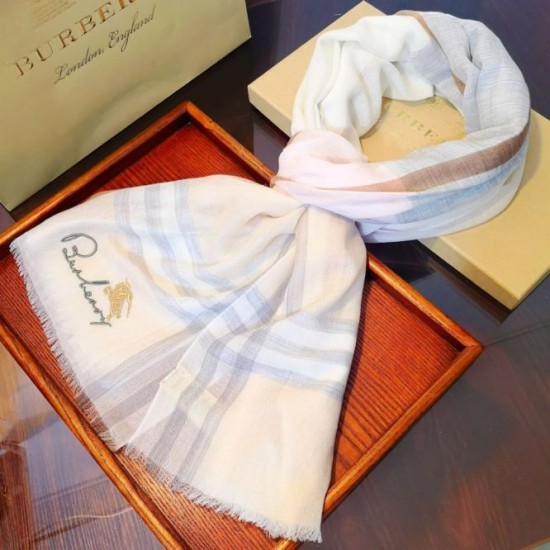 Dupe Scialle Burberry Bady Cashmere 100 x 200 imitazioni perfette Replica Scialle Burberry Bady Cashmere 100 x 200 Griffate