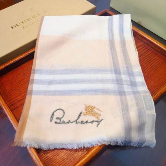 Dupe Scialle Burberry Bady Cashmere 100 x 200 imitazioni perfette Replica Scialle Burberry Bady Cashmere 100 x 200 Griffate