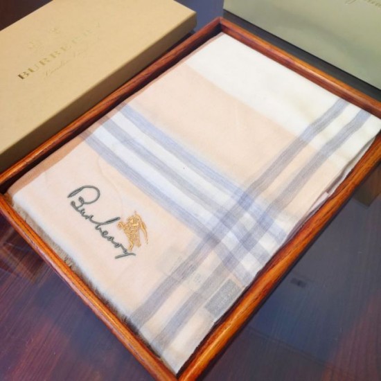 Dupe Scialle Burberry Bady Cashmere 100 x 200 imitazioni perfette Replica Scialle Burberry Bady Cashmere 100 x 200 Griffate