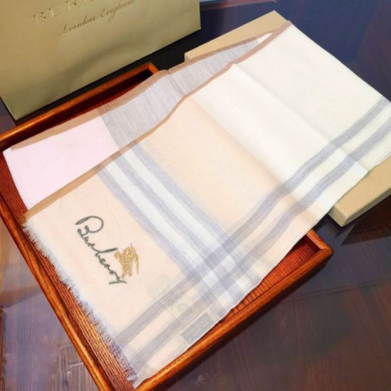 Dupe Scialle Burberry Bady Cashmere 100 x 200 imitazioni perfette Replica Scialle Burberry Bady Cashmere 100 x 200 Griffate