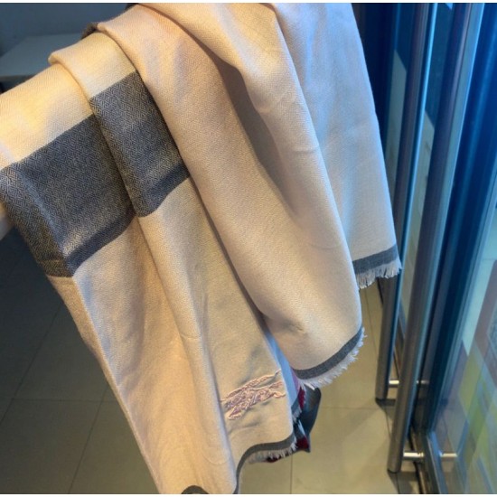 Dupe Dettagli perfetti Scialle Burberry in cashmere con motivo a rombi classico check 70 x 200 imitazioni perfette Replica Dettagli perfetti Scialle Burberry in cashmere con motivo a rombi classico check 70 x 200 Griffate