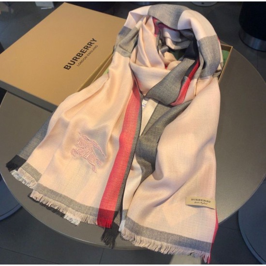 Dupe Dettagli perfetti Scialle Burberry in cashmere con motivo a rombi classico check 70 x 200 imitazioni perfette Replica Dettagli perfetti Scialle Burberry in cashmere con motivo a rombi classico check 70 x 200 Griffate
