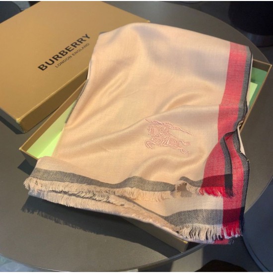 Dupe Dettagli perfetti Scialle Burberry in cashmere con motivo a rombi classico check 70 x 200 imitazioni perfette Replica Dettagli perfetti Scialle Burberry in cashmere con motivo a rombi classico check 70 x 200 Griffate