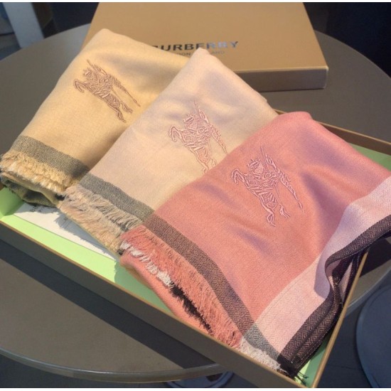 Dupe Dettagli perfetti Scialle Burberry in cashmere con motivo a rombi classico check 70 x 200 imitazioni perfette Replica Dettagli perfetti Scialle Burberry in cashmere con motivo a rombi classico check 70 x 200 Griffate