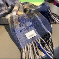 Dupe replica Scialle Burberry misto cashmere e lana 32 x 200 imitazioni perfette Replica Scialle Burberry misto cashmere e lana 32 x 200 Griffate