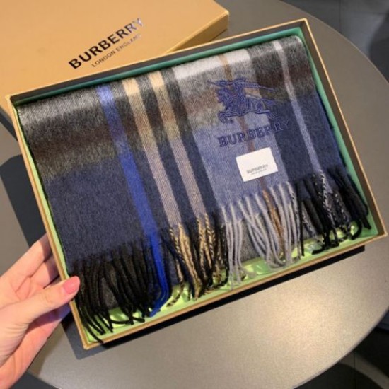 Dupe replica Scialle Burberry misto cashmere e lana 32 x 200 imitazioni perfette Replica Scialle Burberry misto cashmere e lana 32 x 200 Griffate