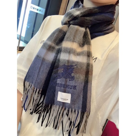 Dupe replica Scialle Burberry misto cashmere e lana 32 x 200 imitazioni perfette Replica Scialle Burberry misto cashmere e lana 32 x 200 Griffate