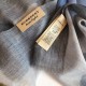 Dupe Sciarpa Burberry classica in cashmere con motivo tartan e ricamo cavallo 100 x 200 imitazioni perfette Replica Sciarpa Burberry classica in cashmere con motivo tartan e ricamo cavallo 100 x 200 Griffate