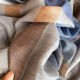 Dupe Sciarpa Burberry classica in cashmere con motivo tartan e ricamo cavallo 100 x 200 imitazioni perfette Replica Sciarpa Burberry classica in cashmere con motivo tartan e ricamo cavallo 100 x 200 Griffate
