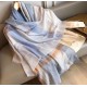 Dupe Sciarpa Burberry classica in cashmere con motivo tartan e ricamo cavallo 100 x 200 imitazioni perfette Replica Sciarpa Burberry classica in cashmere con motivo tartan e ricamo cavallo 100 x 200 Griffate