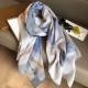 Dupe Sciarpa Burberry classica in cashmere con motivo tartan e ricamo cavallo 100 x 200 imitazioni perfette Replica Sciarpa Burberry classica in cashmere con motivo tartan e ricamo cavallo 100 x 200 Griffate