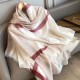 Dupe Pari replica Sciarpa Burberry classica in cashmere con motivo tartan e ricamo cavallo 100 x 200 imitazioni perfette Replica Pari Sciarpa Burberry classica in cashmere con motivo tartan e ricamo cavallo 100 x 200 Griffate