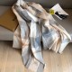 Dupe Alta gamma replica Sciarpa Burberry classica in cashmere con motivo check e ricamo cavallo 100 x 200 imitazioni perfette Replica Alta gamma Sciarpa Burberry classica in cashmere con motivo check e ricamo cavallo 100 x 200 Griffate