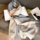 Dupe Alta gamma replica Sciarpa Burberry classica in cashmere con motivo check e ricamo cavallo 100 x 200 imitazioni perfette Replica Alta gamma Sciarpa Burberry classica in cashmere con motivo check e ricamo cavallo 100 x 200 Griffate