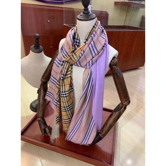 Dupe Dettagli perfetti Scialle Burberry Cashmere Seta Vintage Check 70 x 220 imitazioni perfette Replica Dettagli perfetti Scialle Burberry Cashmere Seta Vintage Check 70 x 220 Griffate